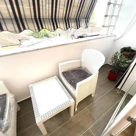 Apartment White Melody *